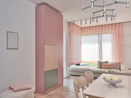 Hochchrank in der Trendfarbe Samtrosa