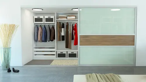 begehbarer-kleiderschrank-schiebetueren begehbarer Kleiderschrank mit Schiebetuer